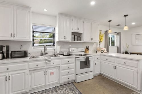 39970 Calle Bellagio, Temecula CA  92592-8620 exterior