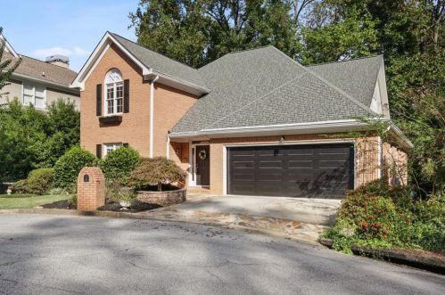 1695 Harts Run, Atlanta, GA 30341-1757