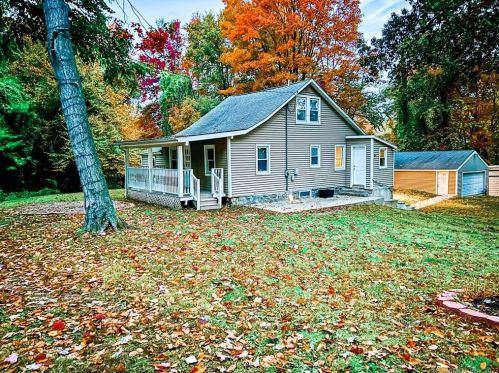 37 Edgecomb Rd, Cheshire, CT 06410-1007