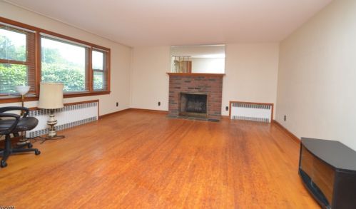 1 Dehart Ave, Dover, NJ 07801-4303