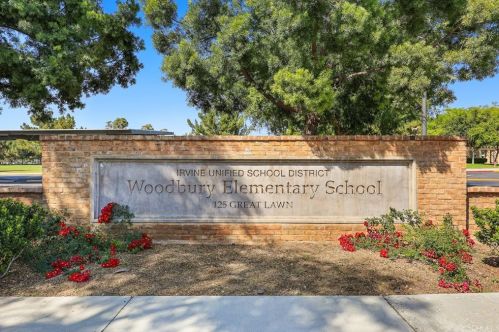 108 Spanish Lace, Irvine CA  92620-3424 exterior