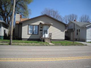 113 Central Ave, Roxana, IL 62084-1301