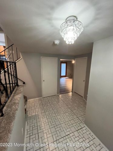 1 Shaw Ct, Jackson Twp, NJ 08527-1820