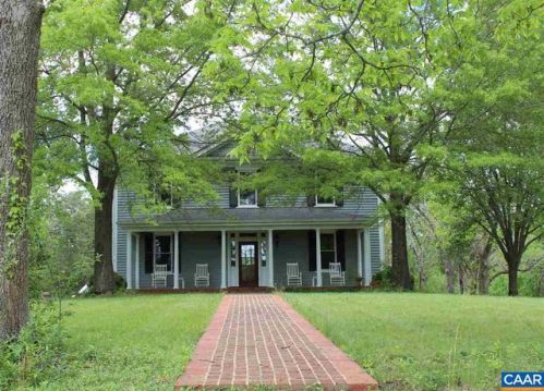 383 Fawn Lake Ln, Bybee, VA 22963-5387