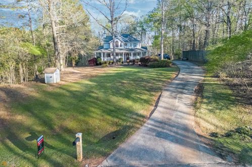 137 Indian Bend Trl, Lagrange, GA 30240-7800