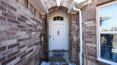 8932 Whirlwind Trl, Aubrey, TX 76227-2283