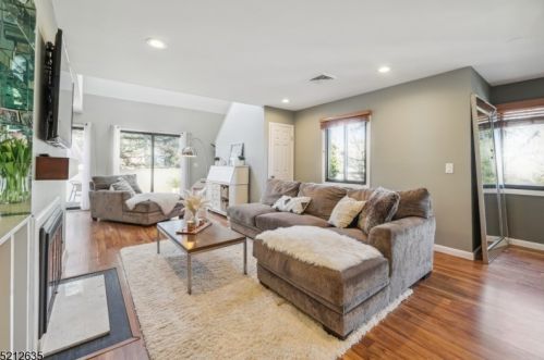 34 Cerone Ct, Town Center, NJ 07052-4113