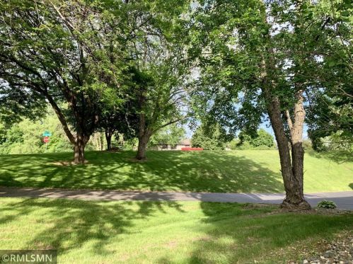 1700 Hickory Hill Dr, Saint Paul MN  55122-2410 exterior