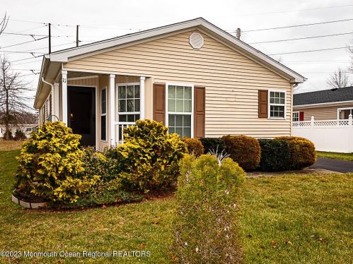 11 Pine Grove Ave, Cedar Bonnet Island, NJ 08050-6037