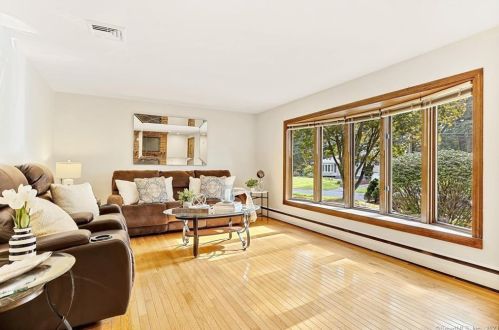 25 Judy Ln, Wapping, CT 06074-3421
