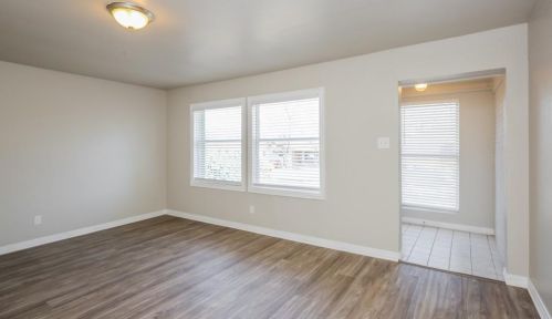 500 Crandle Dr, Fort Worth TX  76108-2437 exterior