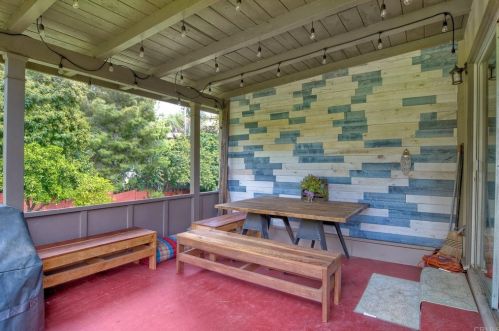 237 Ardys Pl, Vista CA  92084-5118 exterior