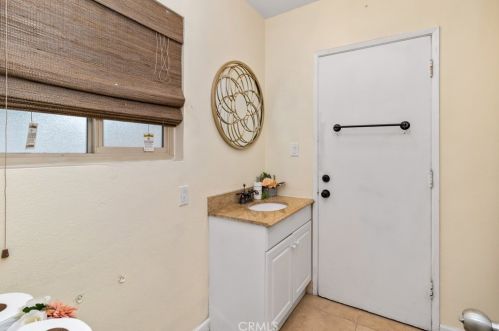 2550 Rowland Ave, Anaheim CA  92804-2271 exterior