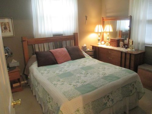 334 Shawnee Dr, Carol Stream IL  60188-1962 exterior