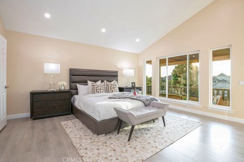 815 Moorside Dr, Glendale CA  91207-1135 exterior