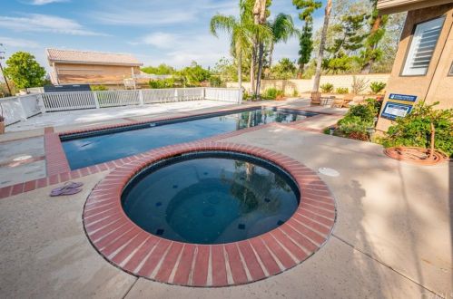 6309 Westview Dr, Riverside CA  92506-5325 exterior