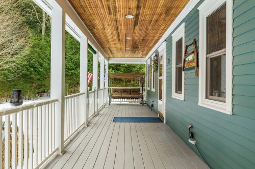 294 Stoney Brook Rd, New London, NH 03257-6160