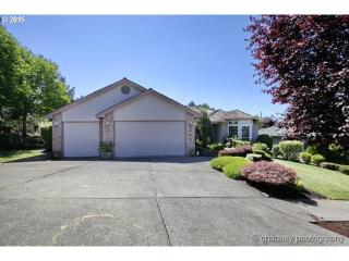1863 Phyllis Ave, Damascus, OR 97080