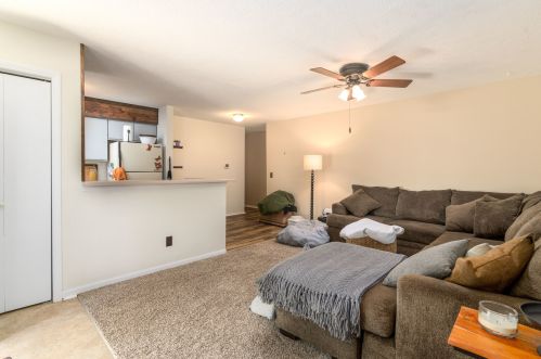 2424 Bridgewater Dr, Bull Valley, IL 60098-9272