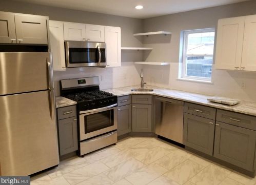 132 Mercy St, Philadelphia PA  19148-2614 exterior