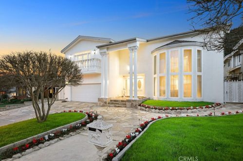 1468 Hillside Dr, Glendale CA  91208-2417 exterior