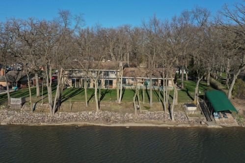 12 Elmwood Dr, Kankakee, IL 60901-5909