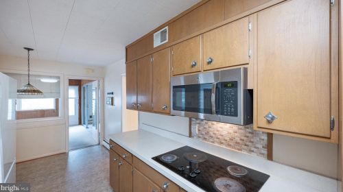 355 Scott Dr, Silver Spring MD 20904-1066 exterior