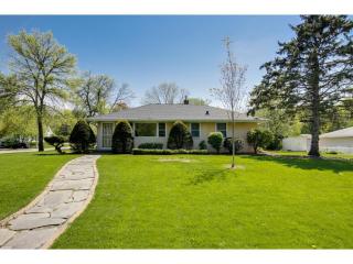 984 Shryer Ave, Saint Paul MN  55113-5830 exterior