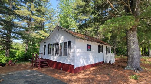 9 Pond Rd, Bridgton, ME 04009-4701