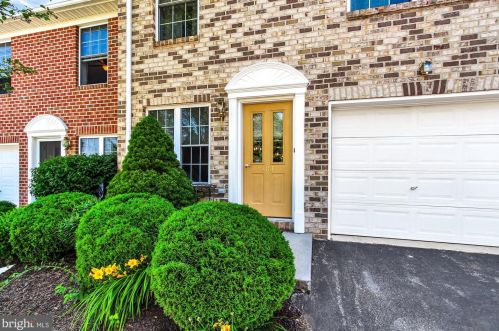 103 Silver Screen Dr, York, PA 17402-3181