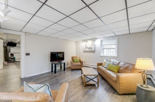 140 Wyoming Ave, Maplewood NJ 07040-1043 exterior