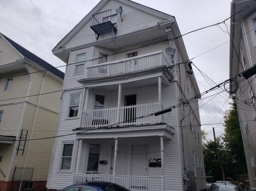 20 Balcom St, Providence, RI 02907-2002