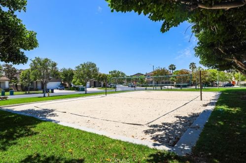 7 Rhode Is, Irvine CA  92606-1755 exterior