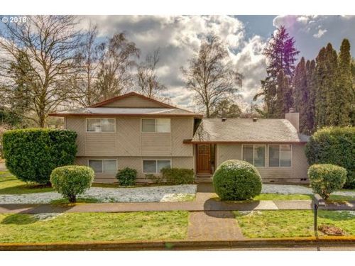1216 Sierra Vista Dr, Newberg, OR 97132-1167