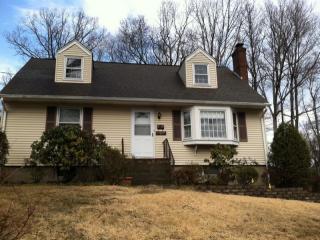 19 Archung Rd, Wayne, NJ 07470-5804