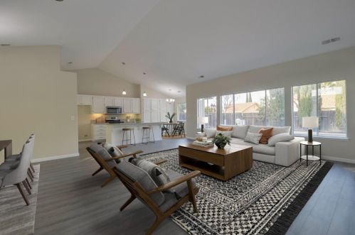 490 Santa Barbara St, Los Banos, CA 93635-6324