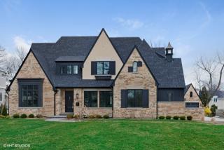 741 7th St, Oak Brook IL  60521-4873 exterior