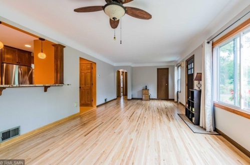 7584 Groveland Rd, Saint Paul, MN 55112-3802