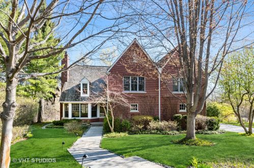 1547 Knollwood Ln, Highland Park, IL 60035-3405