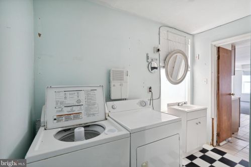 1522 4 St, Philadelphia PA 19148-1303 exterior