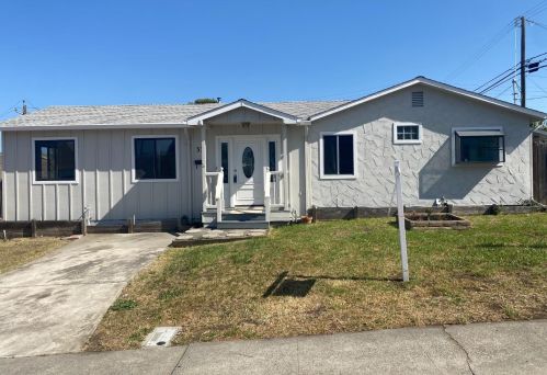 33 5th St, Rio Vista, CA 94571-1632
