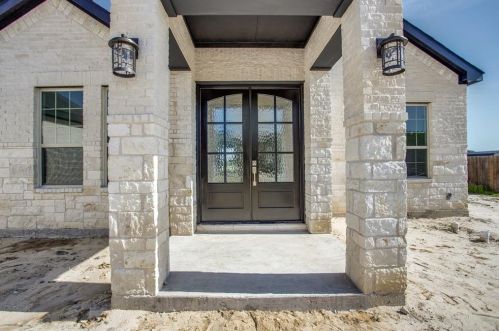 2830 Mallard Dr, Greenville, TX 75402-4131