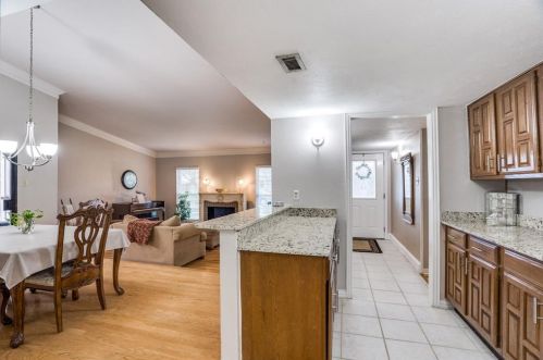 2049 Christie Ln, Carrollton TX 75007-3509 exterior