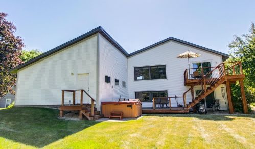 4660 Chandler Rd, Saint Paul MN  55126-6025 exterior