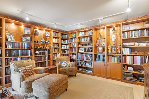 1020 North Ave, Bannockburn IL  60015-2206 exterior