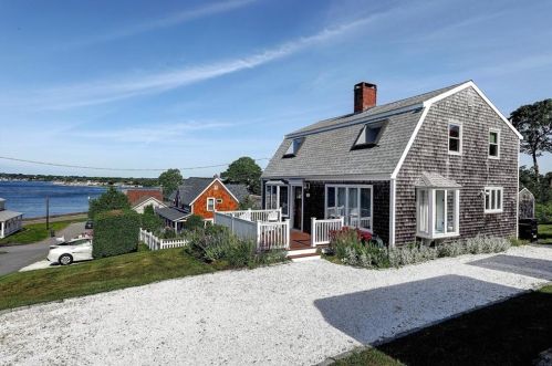 32 Seaconnet Ave, Tiverton, RI 02878-4622