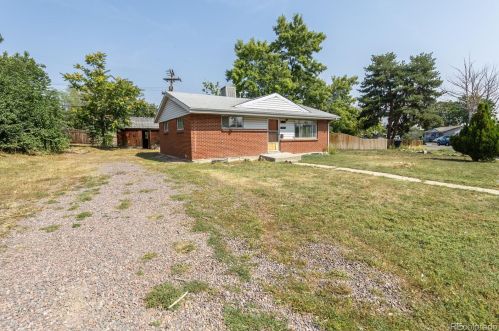 9055 Beechwood Dr, Denver CO  80229-4050 exterior
