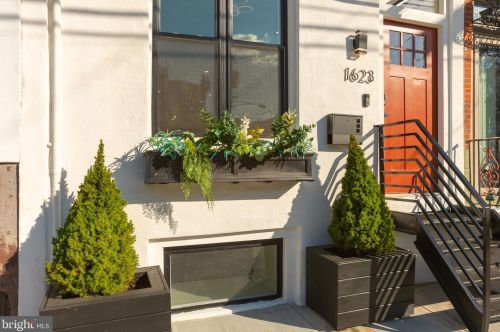 1623 29th St, Philadelphia, PA 19121-2716