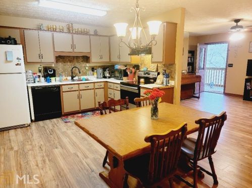 4424 Bos Way, Loganville, GA 30052-3528