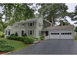 6 Vincent Paul Dr, Barrington, RI 02806-4809